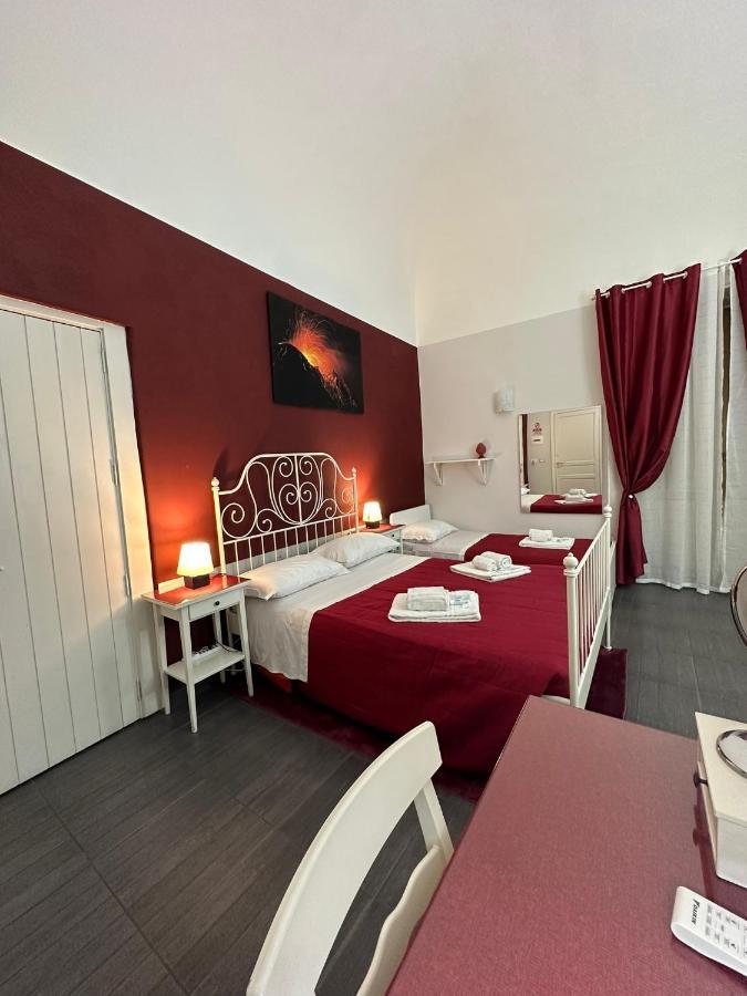 Etna Rooms คาตาเนีย ภายนอก รูปภาพ