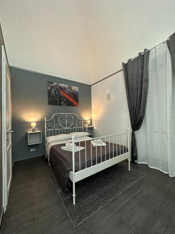 Etna Rooms คาตาเนีย ภายนอก รูปภาพ