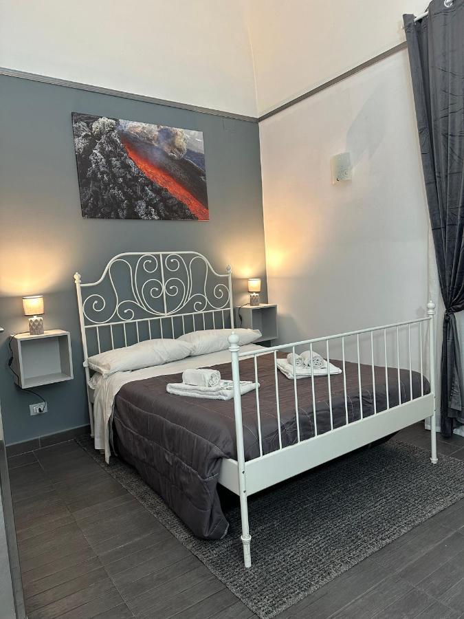 Etna Rooms คาตาเนีย ภายนอก รูปภาพ
