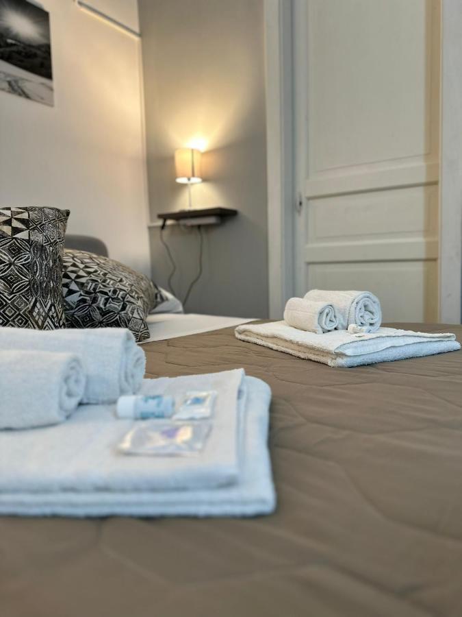 Etna Rooms คาตาเนีย ภายนอก รูปภาพ