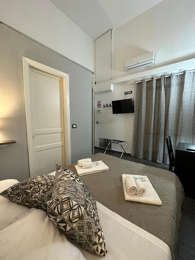 Etna Rooms คาตาเนีย ภายนอก รูปภาพ