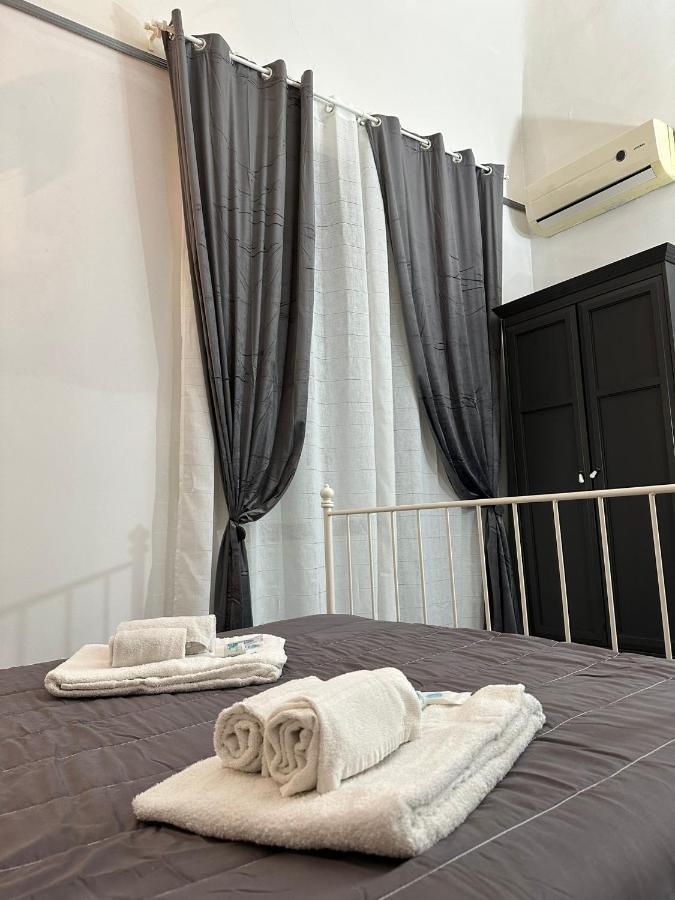Etna Rooms คาตาเนีย ภายนอก รูปภาพ
