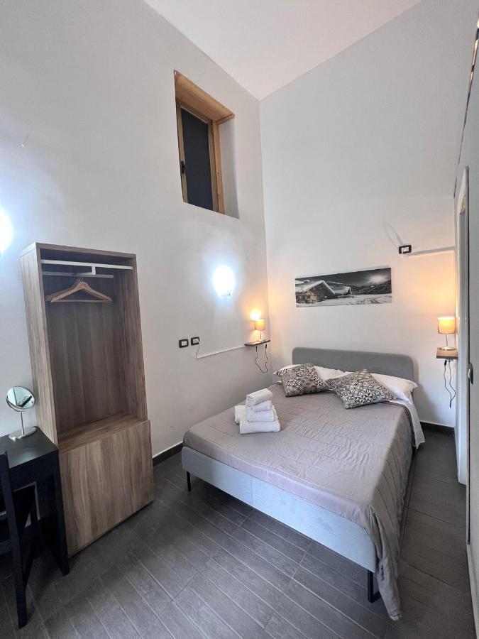 Etna Rooms คาตาเนีย ภายนอก รูปภาพ